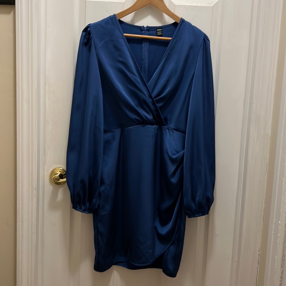 Blue short long sleeve dress